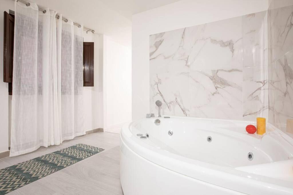 Unforgettable Split Level Jacuzzi Suite Navona - Top Collection Rome Luaran gambar